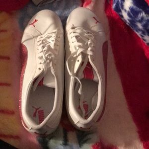 Pumas woman shoes NEVER WEARED